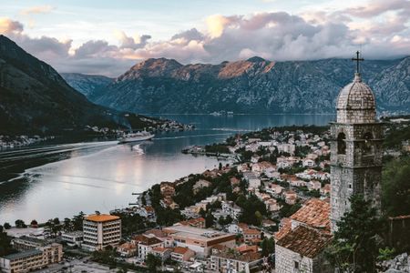 Majestic Coastal Town — 500-piece jigsaw puzzle