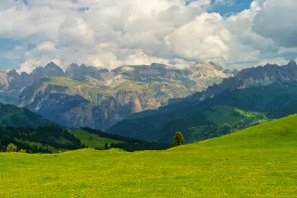 Majestic Mountain Vista — 300-piece jigsaw puzzle