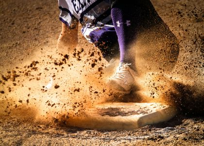 Dramatic Baseball Slide — 150-piece jigsaw puzzle