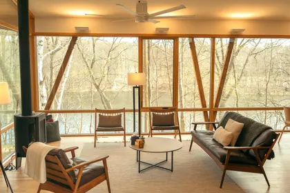 Cozy Lakeside Retreat — 100-piece jigsaw puzzle