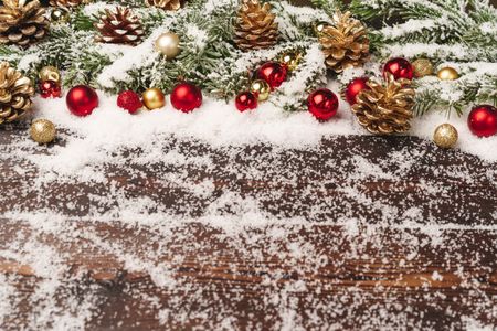 Festive Pine Cones — 100-piece jigsaw puzzle