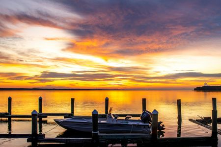 Golden Sunset Harbor — 150-piece jigsaw puzzle