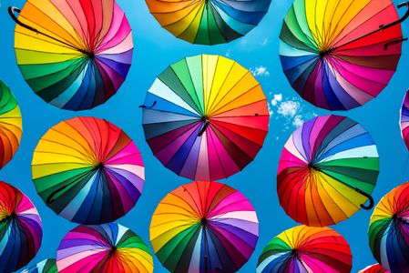 Vivid Umbrella Array — 100-piece jigsaw puzzle