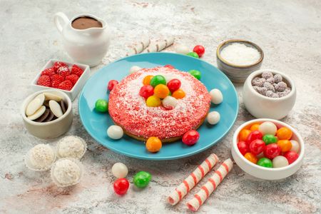 Colorful Candy Feast — 100-piece jigsaw puzzle