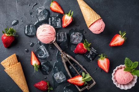 Strawberry Delight — 300-piece jigsaw puzzle