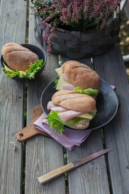 Rustic Sandwich Picnic — 400-piece jigsaw puzzle