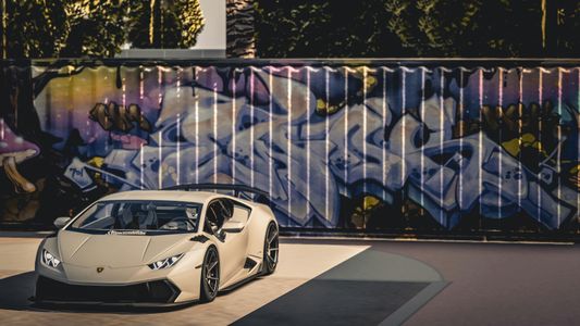 Street Art Elegance — 200-piece jigsaw puzzle