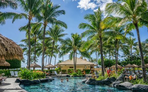Tropical Paradise Retreat — 300-piece jigsaw puzzle