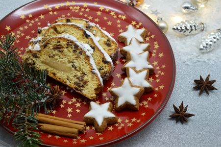 Festive Holiday Treats — 500-piece jigsaw puzzle