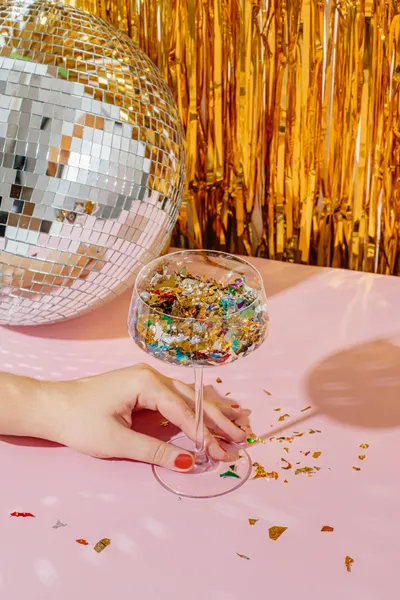 Glamorous Celebration — 200-piece jigsaw puzzle