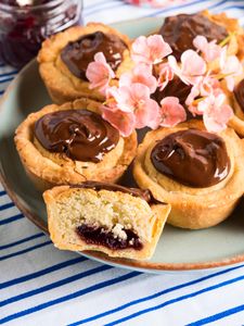 Chocolate Topped Tarts — 300-piece jigsaw puzzle