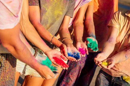 Vibrant Holi Celebration — 400-piece jigsaw puzzle