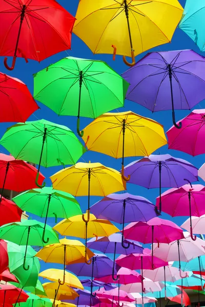 Toldo de guarda-chuvas vibrantes — quebra-cabeça de 64 peças
