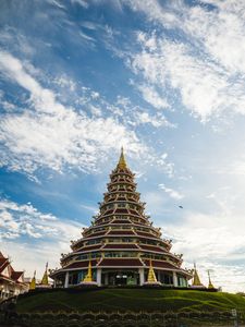 Majestic Temple Under Sky — 200-piece jigsaw puzzle