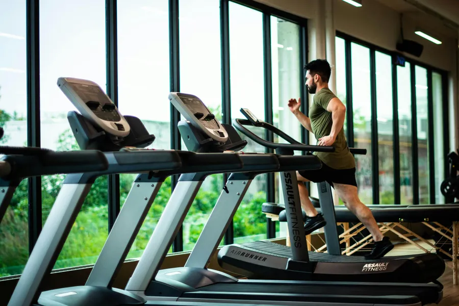 Running on Treadmill — 300-piece jigsaw puzzle