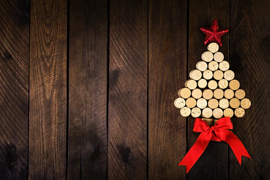 Wine Cork Christmas Tree — 300-piece jigsaw puzzle