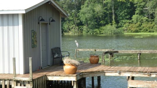 Tranquil Lakeside Retreat — 200-piece jigsaw puzzle