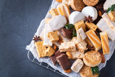 Holiday Sweet Delights — 200-piece jigsaw puzzle