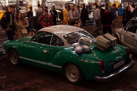 Vintage Car Show — 200-piece jigsaw puzzle