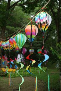 Colorful Spinning Balloons — 300-piece jigsaw puzzle