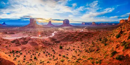 モニュメントバレーの日の出 — 200ピースのジグソーパズル