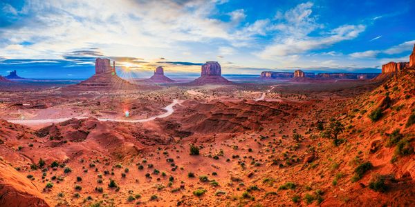 Monument Valley Sunrise — 200-piece jigsaw puzzle