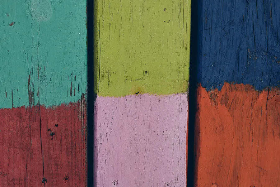 Bunte Holzplanken — 300-Teile-Puzzle