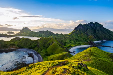 Verdant Island Scenery — 400-piece jigsaw puzzle