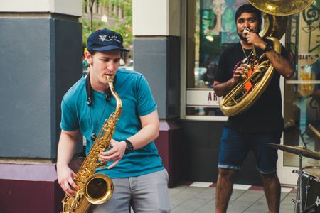 Street Music Vibrance — 400-piece jigsaw puzzle