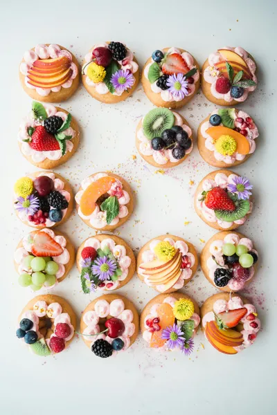 Fruit-Decorated Cupcakes — 200-piece jigsaw puzzle