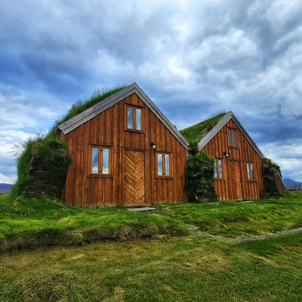 Rustic Turf Homes — 64-piece jigsaw puzzle