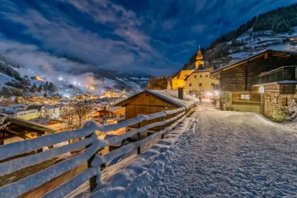 Winter Village Glow — 200-piece jigsaw puzzle