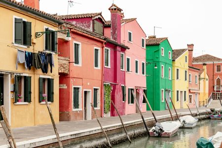 Colorful Canal Houses — 64-piece jigsaw puzzle