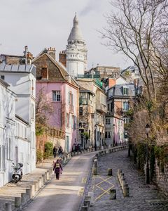 Charming Parisian Street — 200-piece jigsaw puzzle