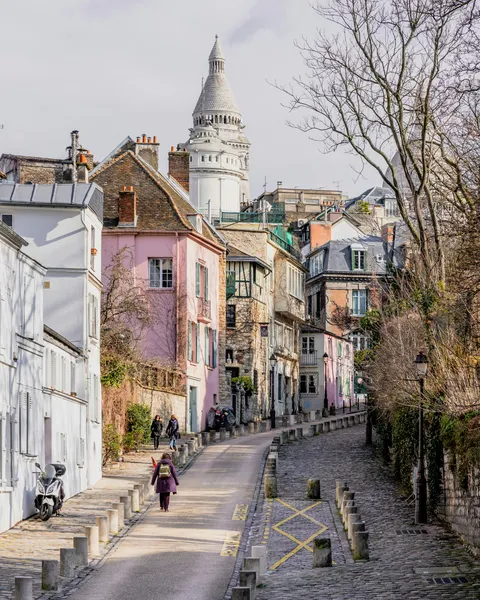 Charming Parisian Street — 200-piece jigsaw puzzle