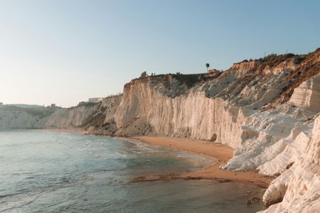 Majestic Coastal Cliffs — 200-piece jigsaw puzzle
