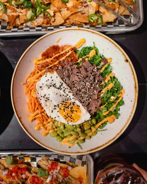 Bol vibrant de bibimbap — puzzle cu 100 piese