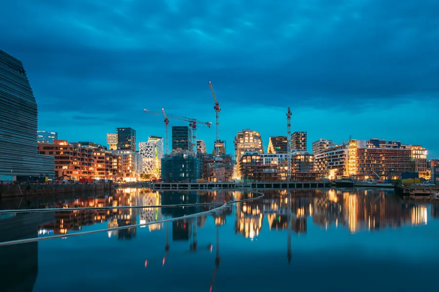 Evening City Reflection — 300-piece jigsaw puzzle