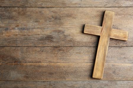 Rustic Wooden Cross — 300-piece jigsaw puzzle