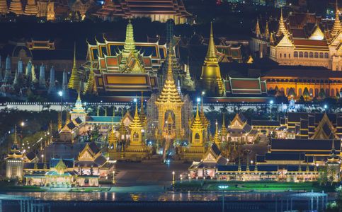 Night at Grand Palace — 64-piece jigsaw puzzle