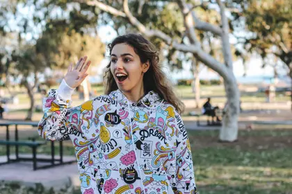 Joyful Park Encounter — 300-piece jigsaw puzzle