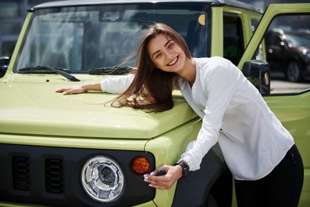 Joyful Car Embrace — 100-piece jigsaw puzzle