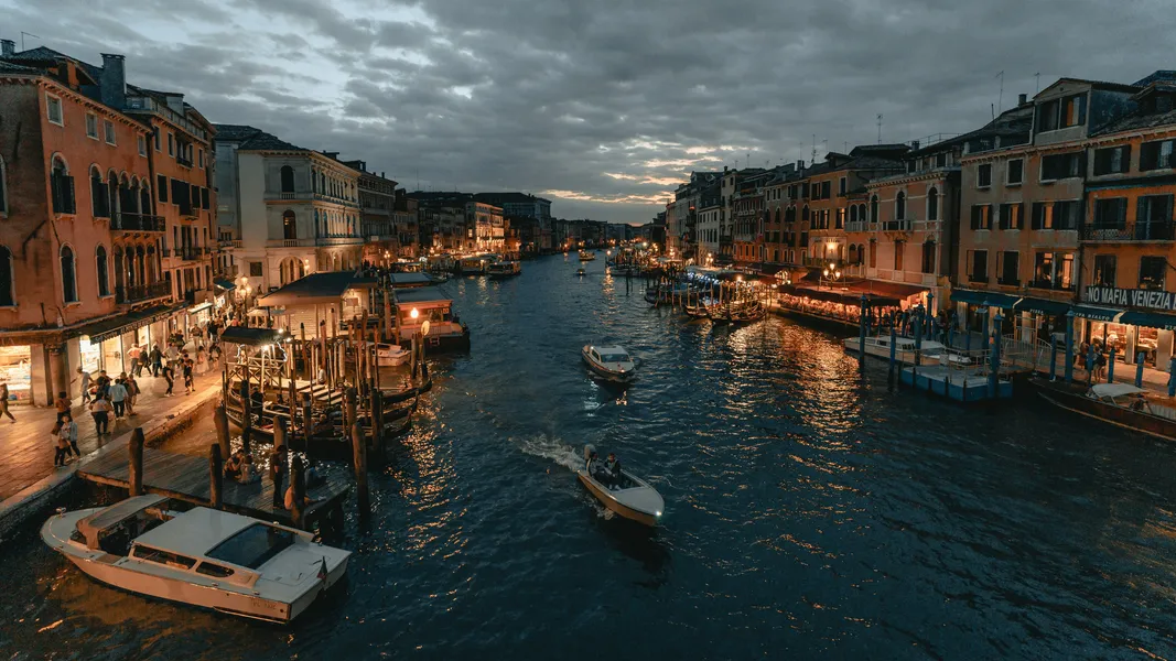 Twilight Over Venetian Canals — 400-piece jigsaw puzzle