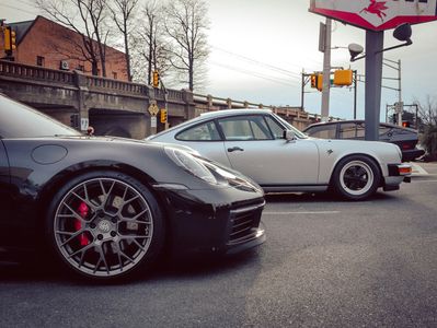 Iconic Car Lineup — 200-piece jigsaw puzzle