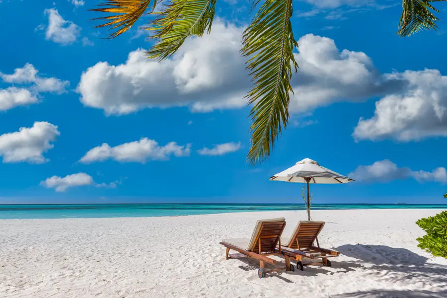 Tranquil Beach Retreat — 400-piece jigsaw puzzle