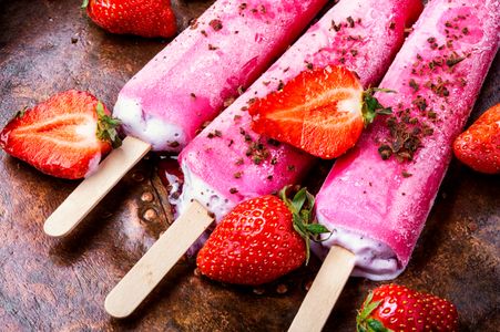 Strawberry Delight Popsicles — 100-piece jigsaw puzzle