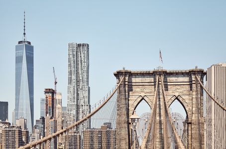 Brooklyn Bridge and Skyline — 300-piece jigsaw puzzle