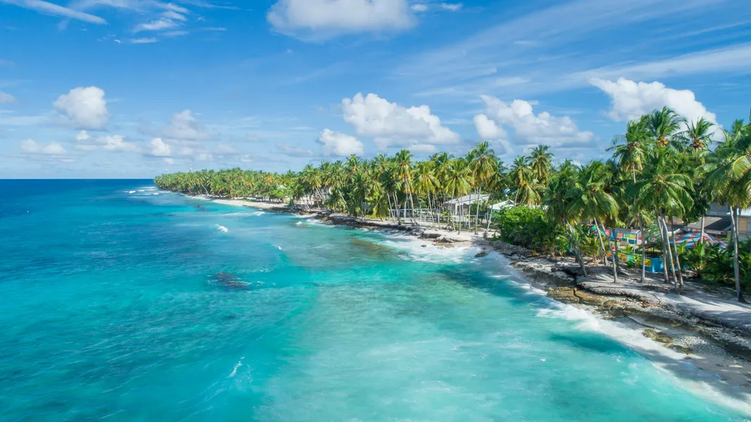 Tropical Paradise Coastline — 200-piece jigsaw puzzle