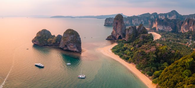 Serene Coastal Vista — 100-piece jigsaw puzzle