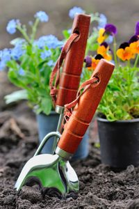 Garden Tools and Blooms — 400-piece jigsaw puzzle